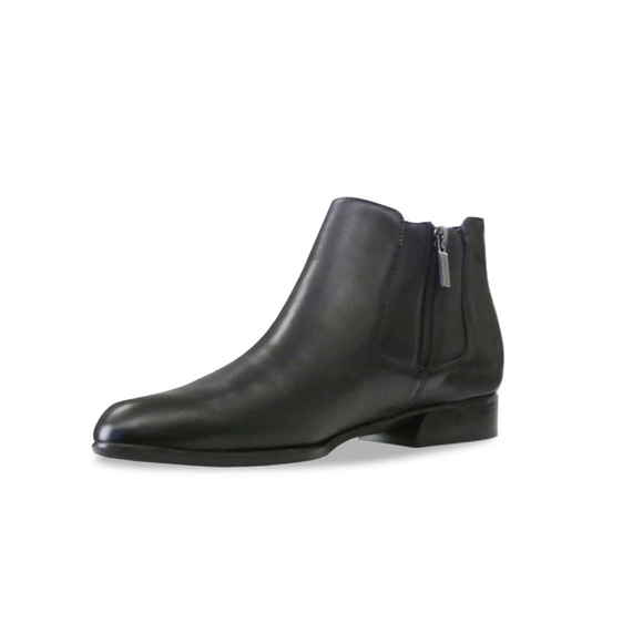 MUNRO Black Leather Bootie - Picture 3 of 5